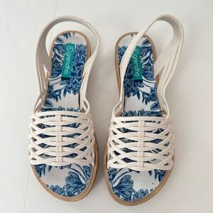 Grendha Slingback Sandals Size 8‎ White Blue Floral Woven Boho Coastal Beachy